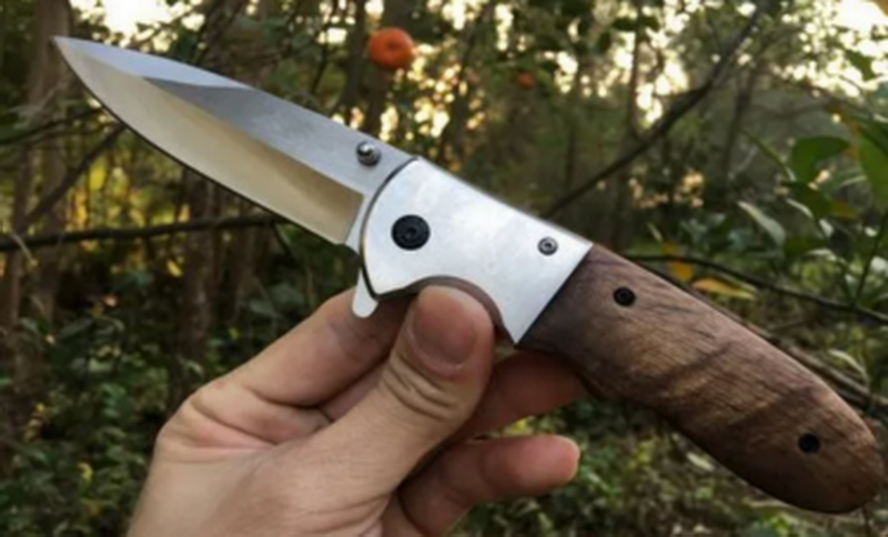 How to choose outdoor knife?