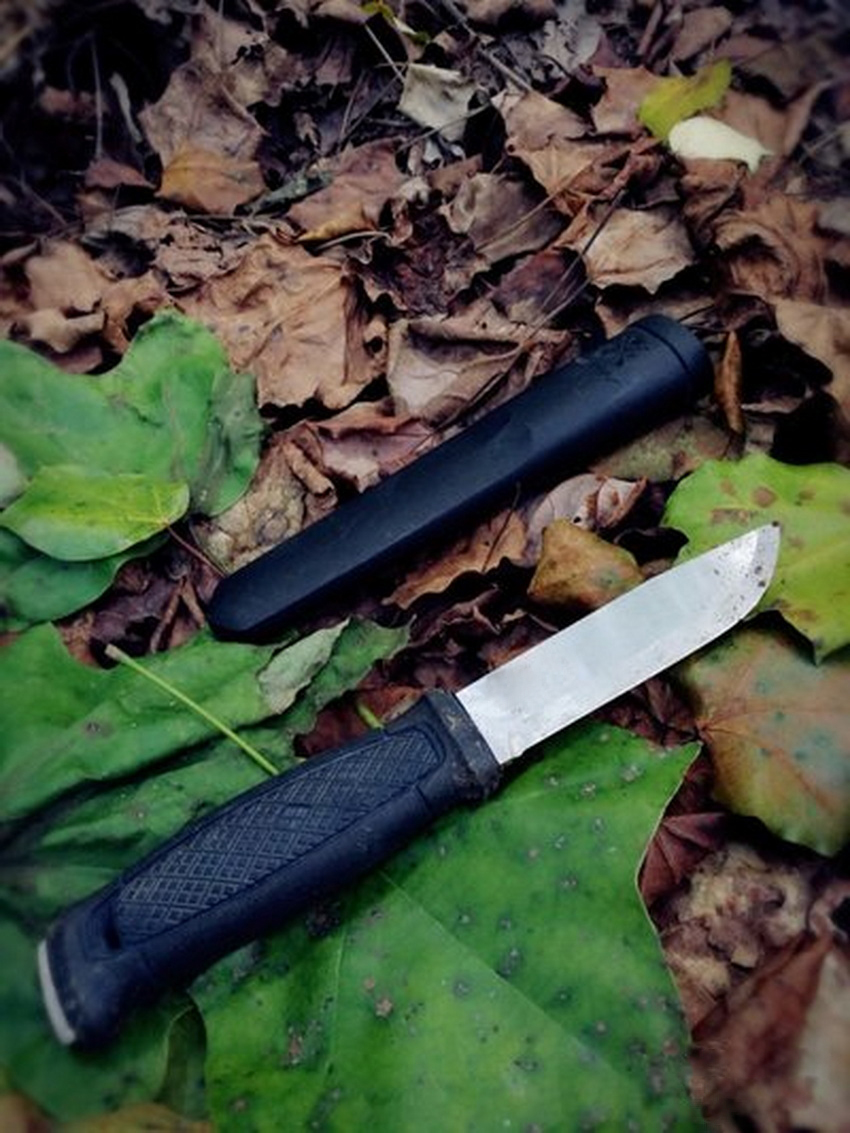 hunting knife (1).jpg