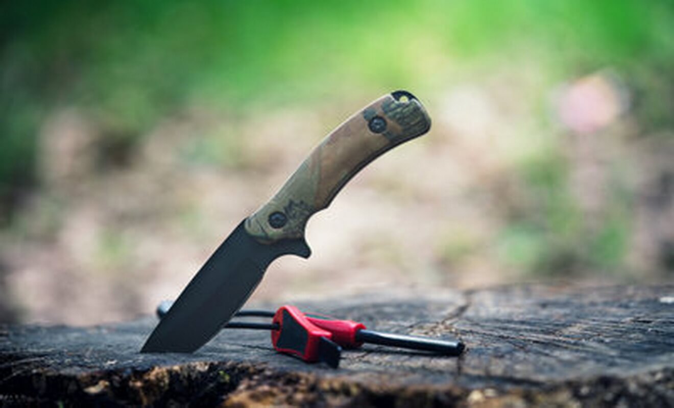 The Use Of The Full Blade Knife In Survival Skills