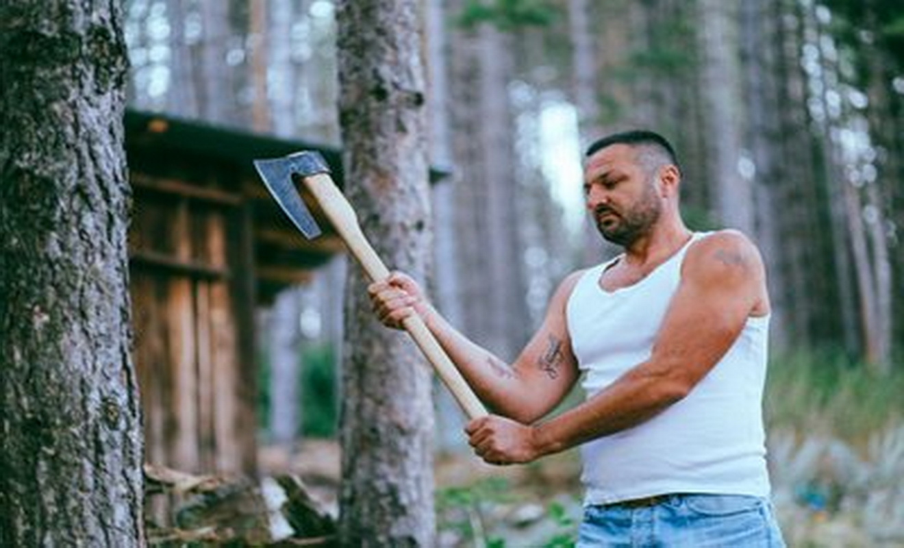 Is An Outdoor Axe Suitable For Adventure?