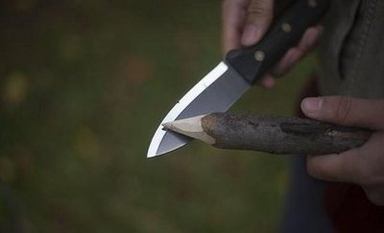As an outdoor knife, what are the durable materials？