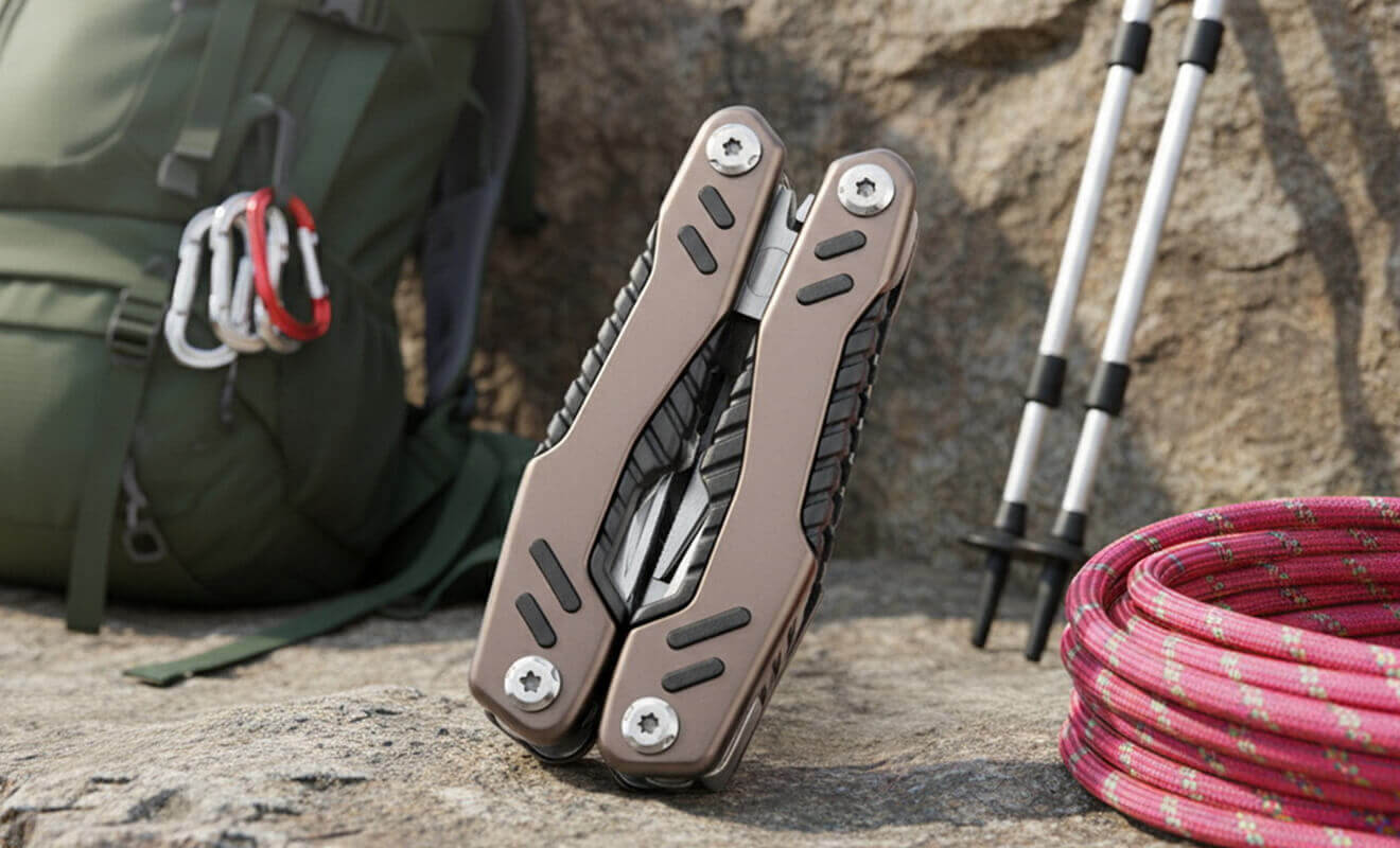 Heavy-Duty Multi-Function Pliers – Your All-in-One Side Tool for Camping & Wilderness Adventures